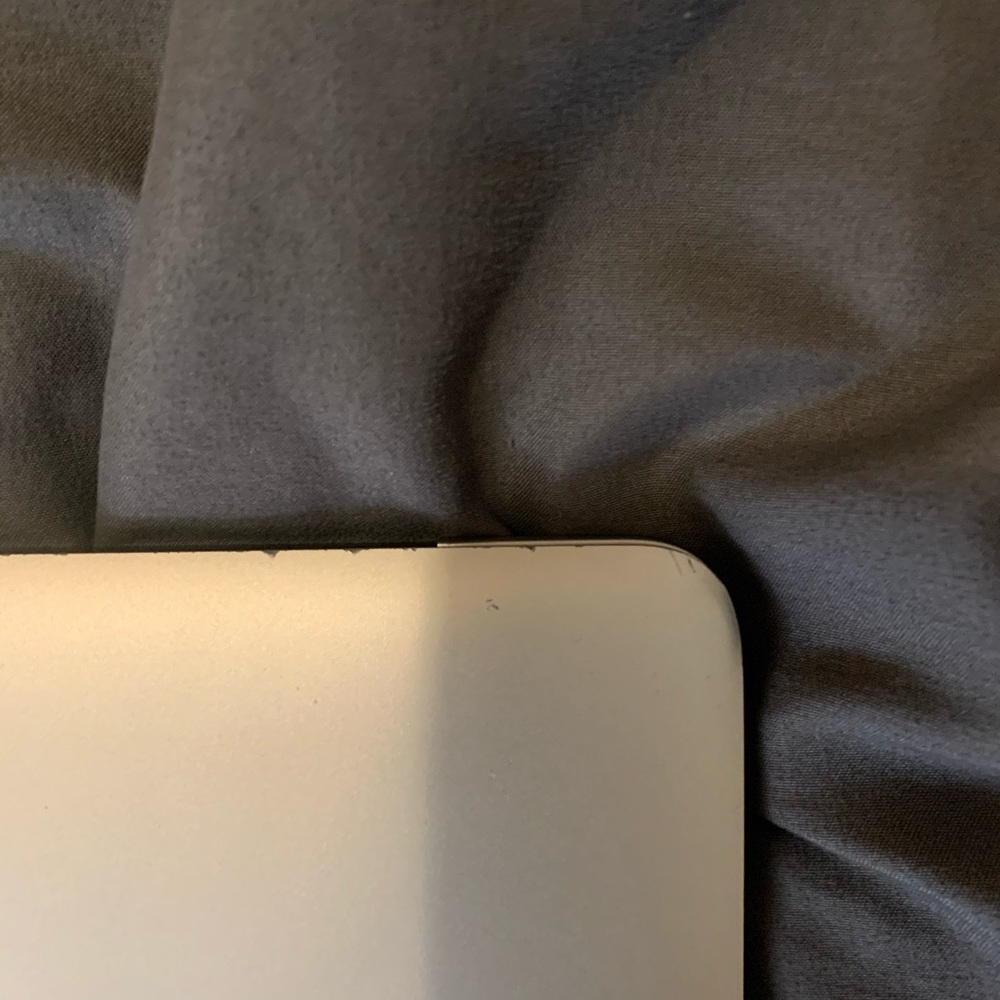 Apple MacBook Pro - Picture 6 of 6